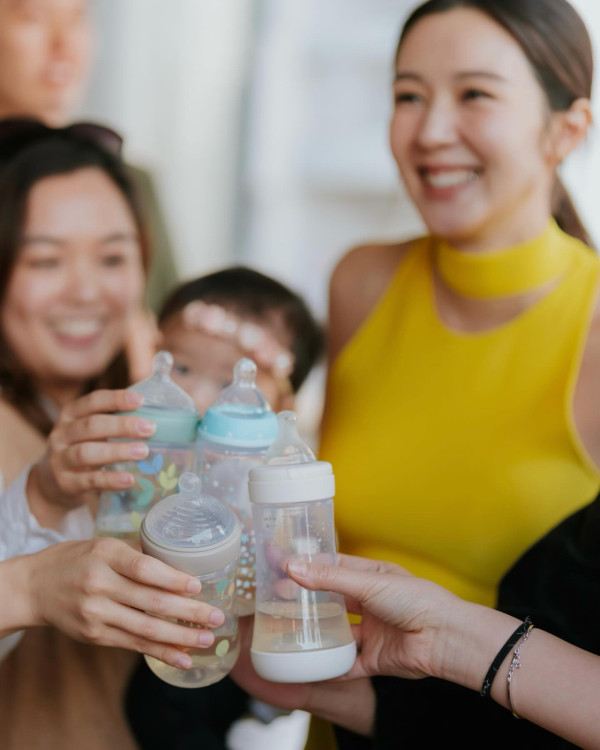 麥明詩慶祝生日挺巨肚同框合照何依婷 原來二人有同一位「經手」男藝人