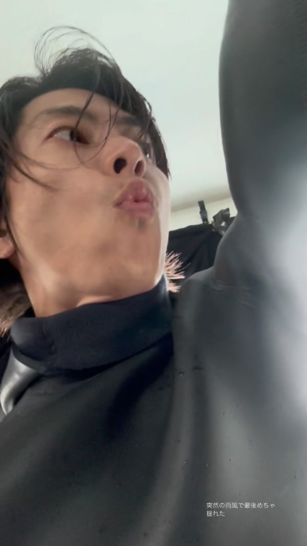 陳展鵬上深圳被熱情女粉絲胸壓！當下姿勢反應引熱議：果然有經驗 