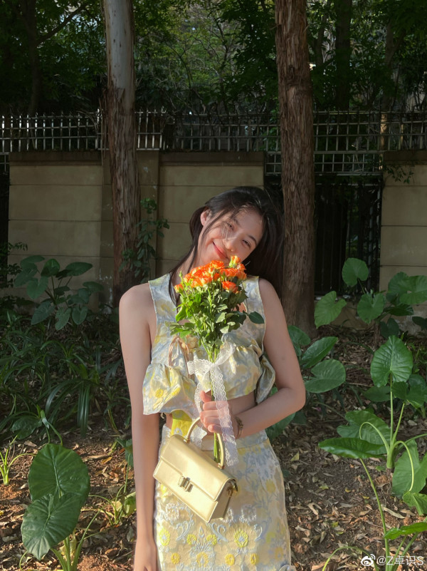 中國美女籃球員疑轉行做網紅 21歲生日晒美照 長腿配仙氣外貌曝驚人反差 