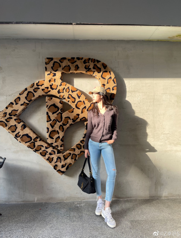 中國美女籃球員疑轉行做網紅 21歲生日晒美照 長腿配仙氣外貌曝驚人反差 