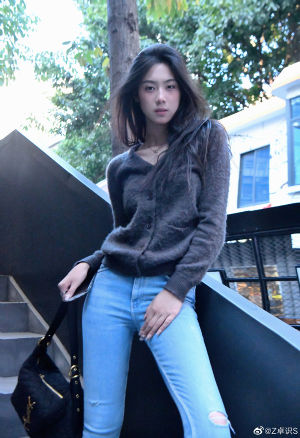 中國美女籃球員疑轉行做網紅 21歲生日晒美照 長腿配仙氣外貌曝驚人反差 