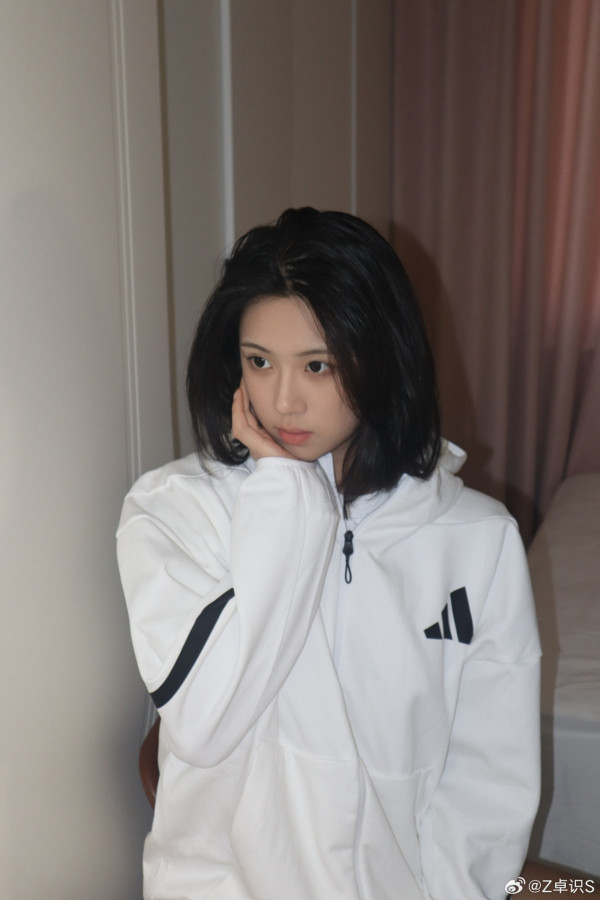 中國美女籃球員疑轉行做網紅 21歲生日晒美照 長腿配仙氣外貌曝驚人反差 