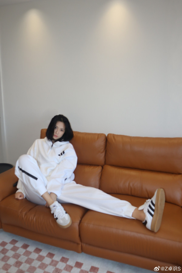 中國美女籃球員疑轉行做網紅 21歲生日晒美照 長腿配仙氣外貌曝驚人反差 