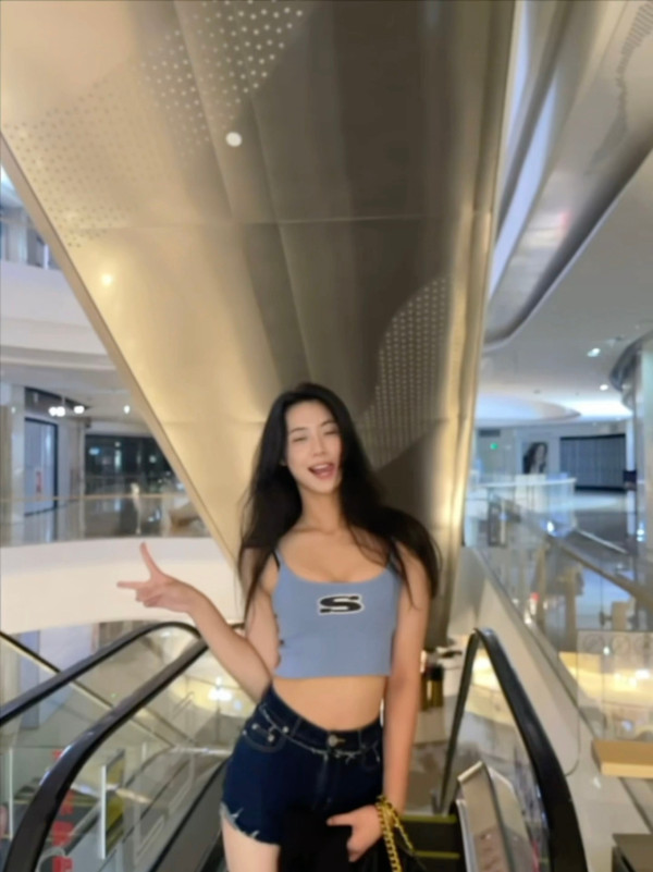 中國美女籃球員疑轉行做網紅 21歲生日晒美照 長腿配仙氣外貌曝驚人反差 