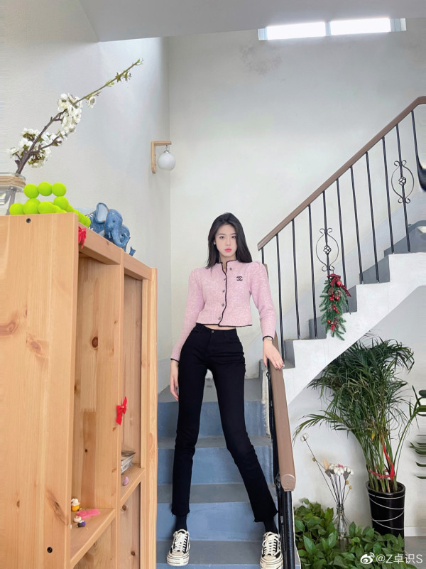 中國美女籃球員疑轉行做網紅 21歲生日晒美照 長腿配仙氣外貌曝驚人反差 