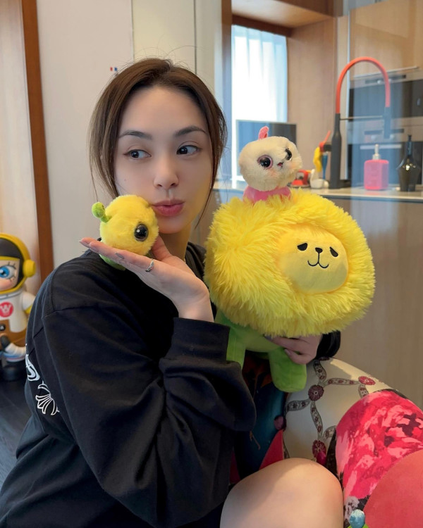 44歲鍾欣潼突公開北京婚紗相！甜喊：我宣布！一個月內激瘦身形成焦點 