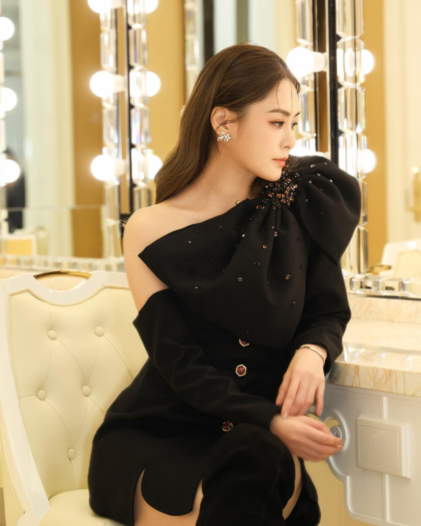 44歲鍾欣潼突公開北京婚紗相！甜喊：我宣布！一個月內激瘦身形成焦點 