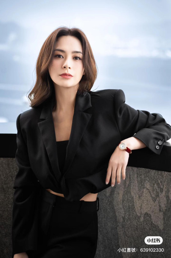 阿嬌仙氣造型現身母校運動會獲讚美若天仙！身型明顯消瘦大方騷性感鎖骨