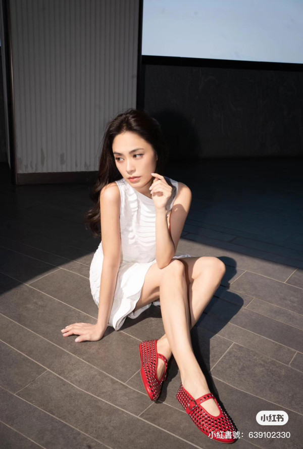 阿嬌鍾欣潼即場卸妝素顏樣驚為天人 網民驚訝「真係有人素顏靚過化妝」