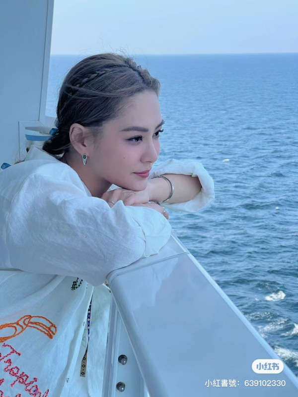 44歲鍾欣潼突公開北京婚紗相！甜喊：我宣布！一個月內激瘦身形成焦點 