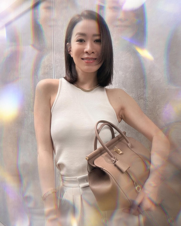 最美視后「短休復工」近距離生圖流出!一舉動獲一面倒好評 網民:當她粉絲幸福