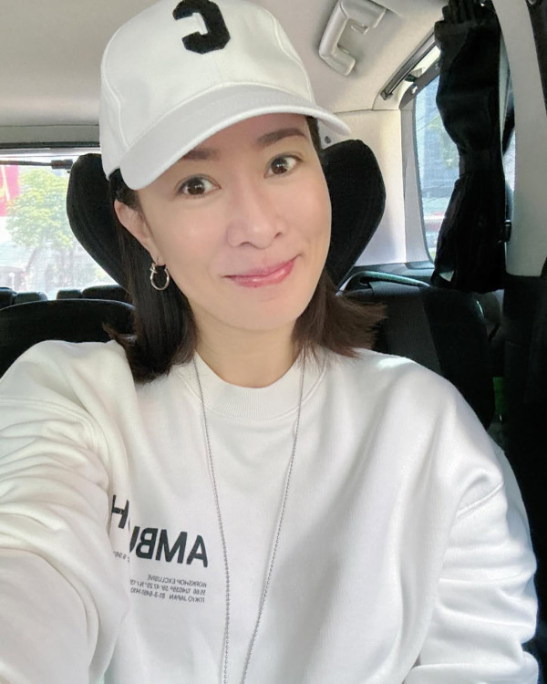 50歲佘詩曼生圖比IG相竟然更驚艷 白滑身材零贅肉獲封「美魔女天花板」