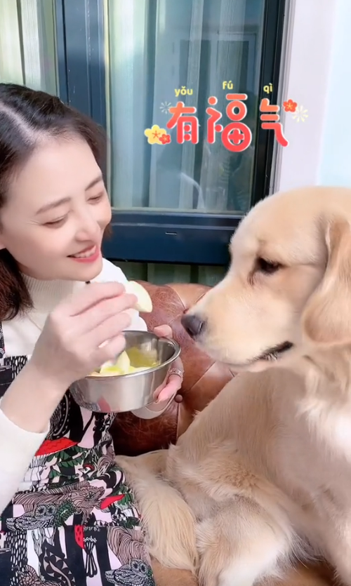 網民口岸偶遇前英皇性感女星 晒傲人白滑長腿 曾意外險死於泰國 