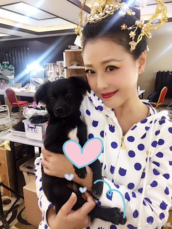 網民口岸偶遇前英皇性感女星 晒傲人白滑長腿 曾意外險死於泰國 