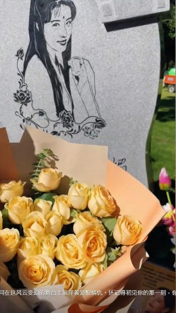 網民口岸偶遇前英皇性感女星 晒傲人白滑長腿 曾意外險死於泰國 