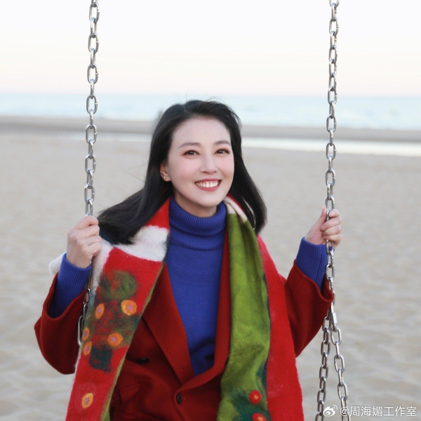 網民口岸偶遇前英皇性感女星 晒傲人白滑長腿 曾意外險死於泰國 