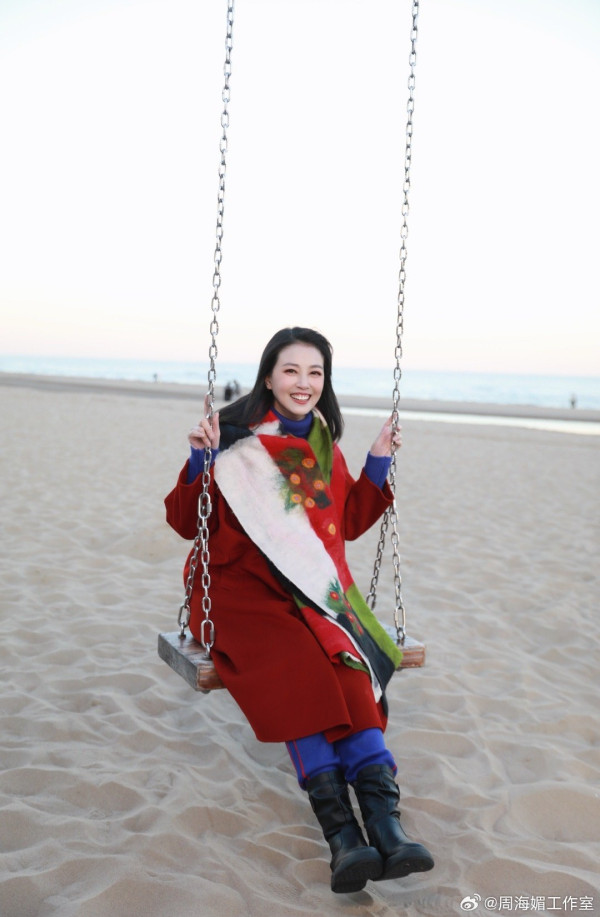 網民口岸偶遇前英皇性感女星 晒傲人白滑長腿 曾意外險死於泰國 