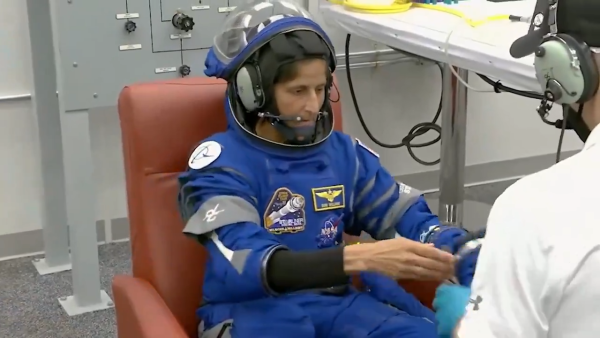 靚女太空人遇意外滯留太空慘暴瘦!原定8天變半年!皮包骨判若兩人!