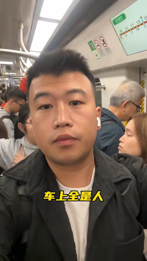 網紅隨機跟蹤偷拍香港盲人 意外揭5大暖心情節 結局一幕感動網民