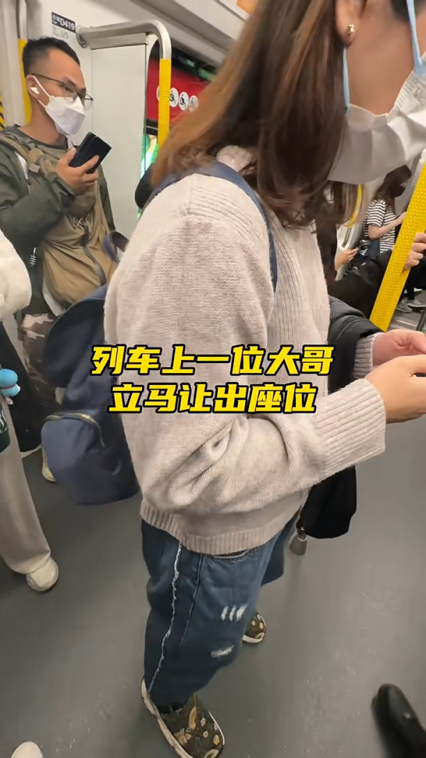 網紅隨機跟蹤偷拍香港盲人 意外揭5大暖心情節 結局一幕感動網民