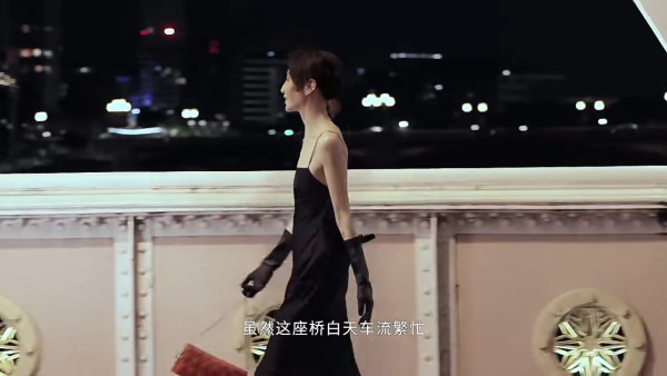 網民口岸偶遇前英皇性感女星 晒傲人白滑長腿 曾意外險死於泰國 