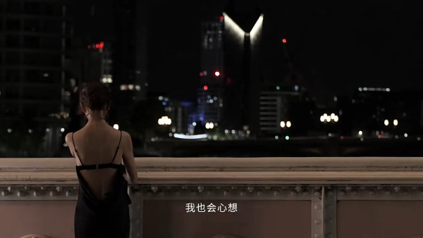 網民口岸偶遇前英皇性感女星 晒傲人白滑長腿 曾意外險死於泰國 