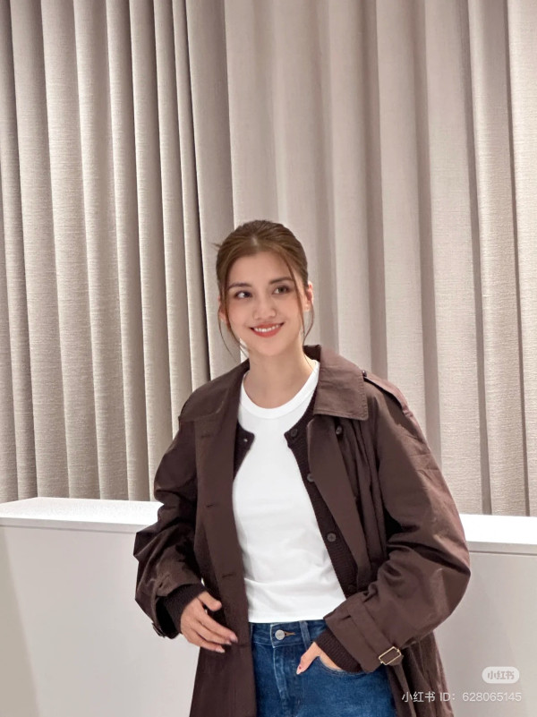 「百億新抱」吳千語現身內地晚宴生圖曝光 身材變圓潤小腹微微隆起飄孕味？ 