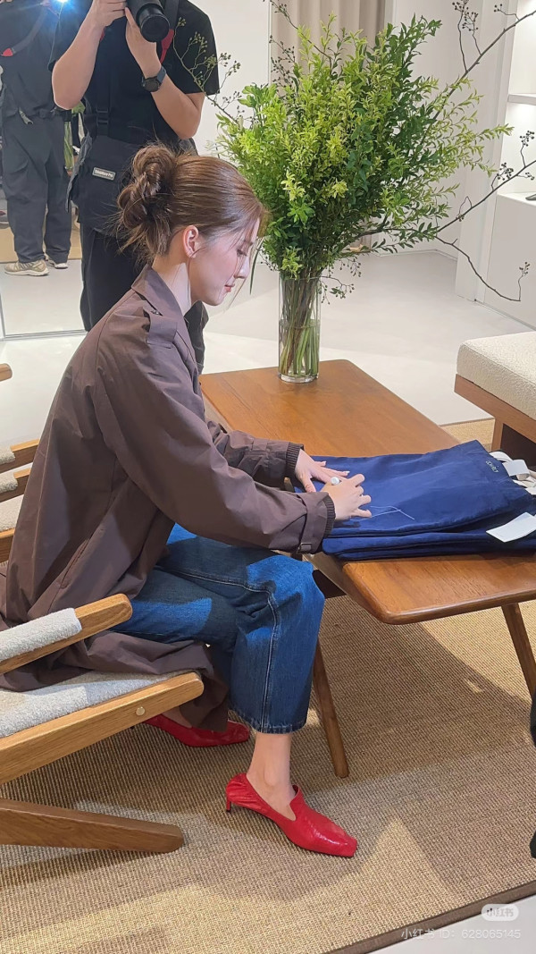 「百億新抱」吳千語現身內地晚宴生圖曝光 身材變圓潤小腹微微隆起飄孕味？ 