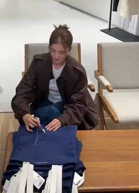 「百億新抱」吳千語現身內地晚宴生圖曝光 身材變圓潤小腹微微隆起飄孕味？ 