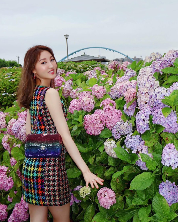 前港姐季軍飛倫敦富貴過聖誕節 曾譜「爺孫戀」最轟動 傳離婚後獲天價贍養費 