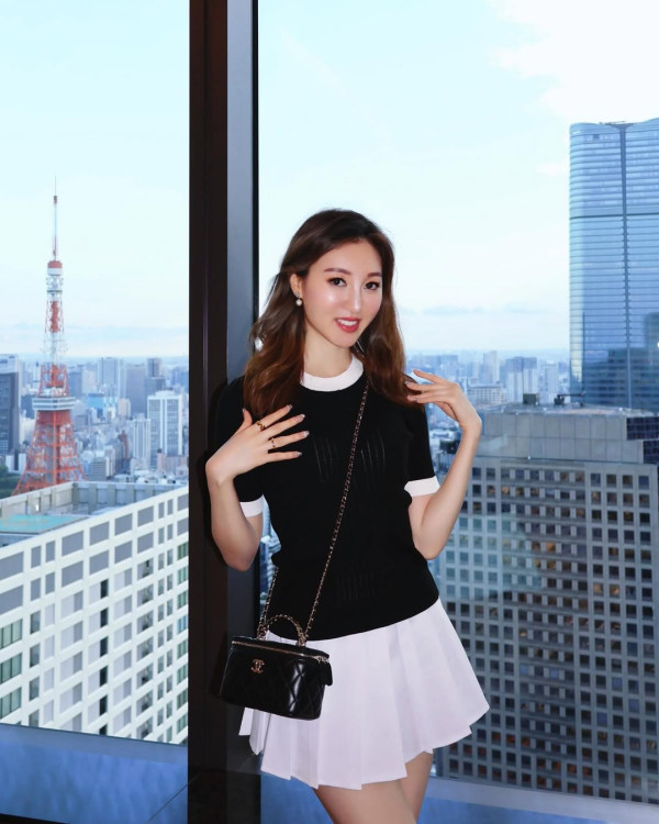 前港姐季軍飛倫敦富貴過聖誕節 曾譜「爺孫戀」最轟動 傳離婚後獲天價贍養費 