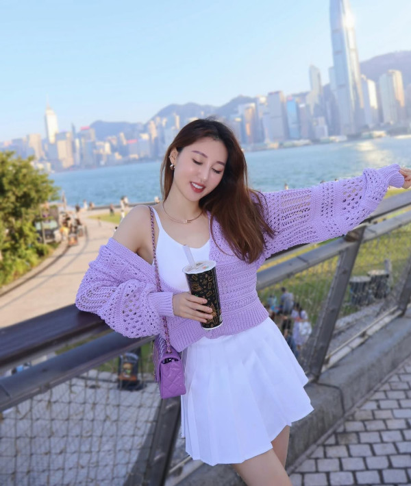 前港姐季軍飛倫敦富貴過聖誕節 曾譜「爺孫戀」最轟動 傳離婚後獲天價贍養費 