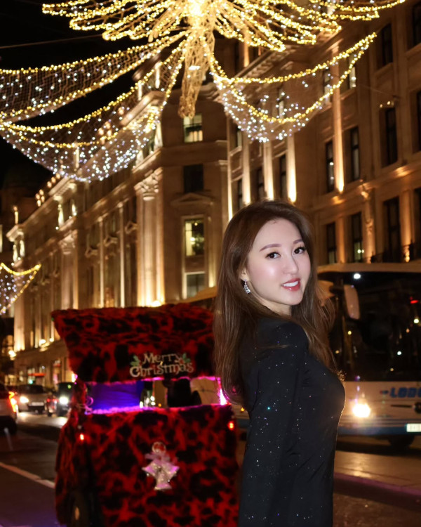 前港姐季軍飛倫敦富貴過聖誕節 曾譜「爺孫戀」最轟動 傳離婚後獲天價贍養費 