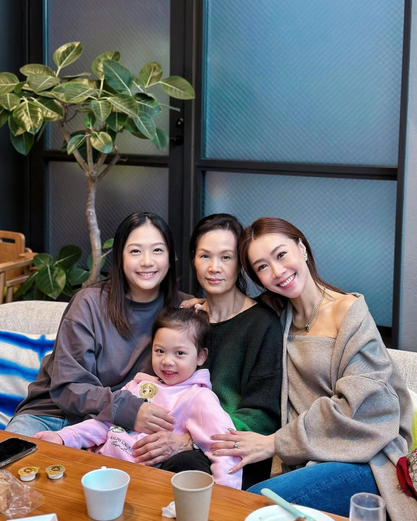 黃心穎二家姐黃心妙IG狂曬火辣相 弗爆身材超吸睛 瘋狂突破性感尺度！ 