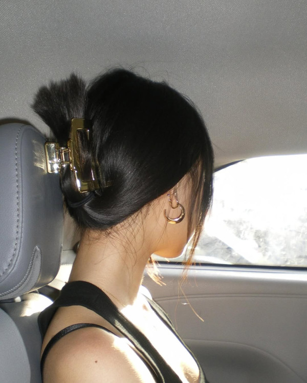 小S大女加州過聖誕晒美照 小背心曝凶猛上圍 遺傳母親基因極養眼 