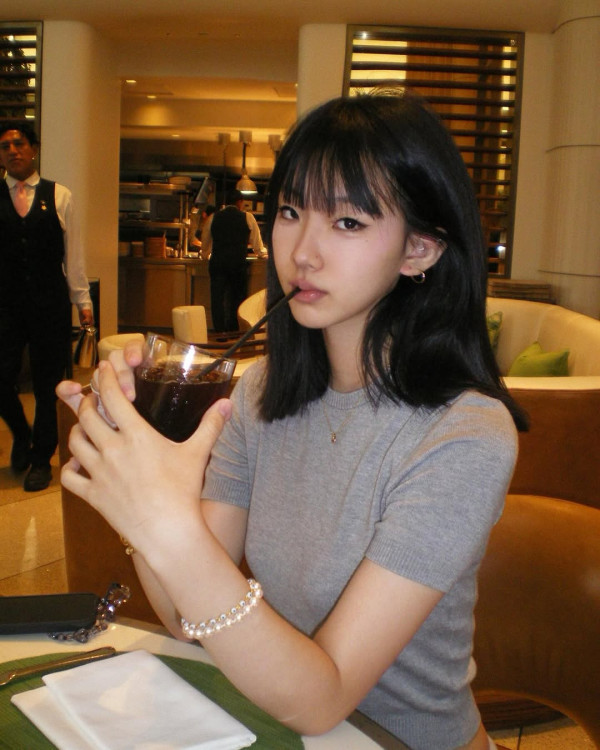 小S大女加州過聖誕晒美照 小背心曝凶猛上圍 遺傳母親基因極養眼 