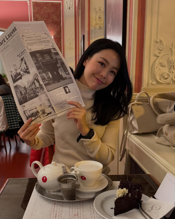 TVB主播遊東歐相中一細節意外「洩蜜」 獲封「新聞之花」擁有超強履歷！ 