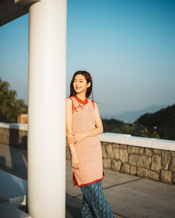 岑麗香澳門自拍大曬少女肌! 兩孩之母保養得宜 網友問:妳讀中幾?