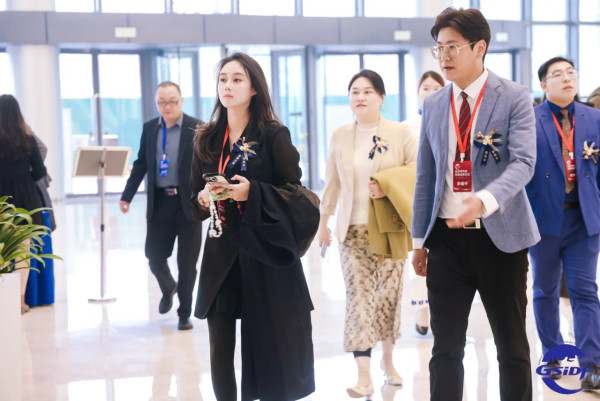 奚夢瑤孖奶奶行街1細節揭真實關係！獲梁安琪贈46億禮！身上Hermès成焦點 