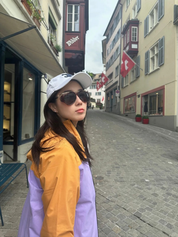 奚夢瑤孖奶奶行街1細節揭真實關係！獲梁安琪贈46億禮！身上Hermès成焦點 