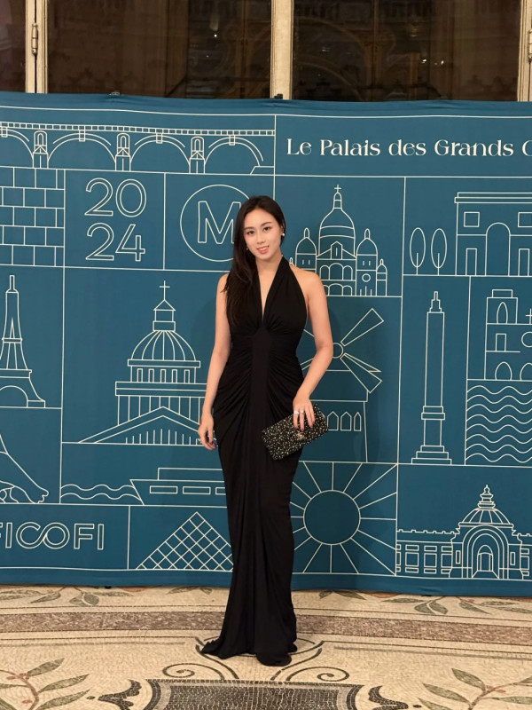 奚夢瑤孖奶奶行街1細節揭真實關係！獲梁安琪贈46億禮！身上Hermès成焦點 