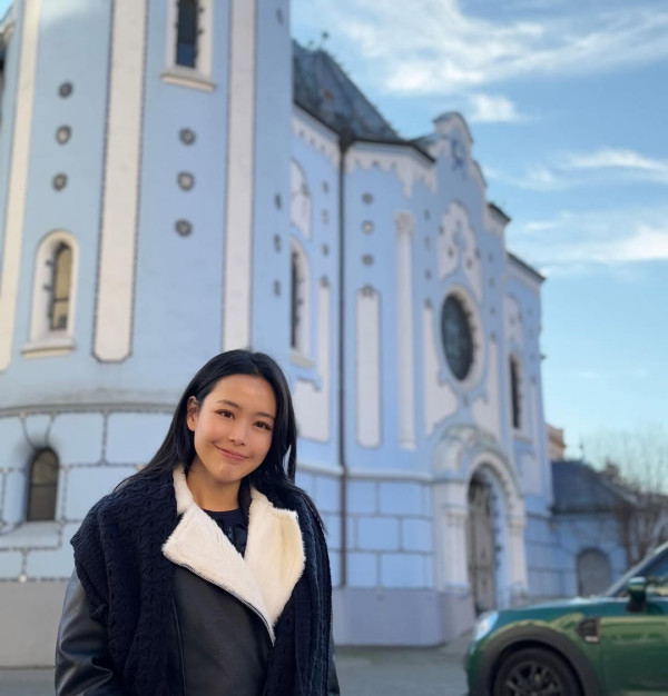 TVB主播遊東歐相中一細節意外「洩蜜」 獲封「新聞之花」擁有超強履歷！ 