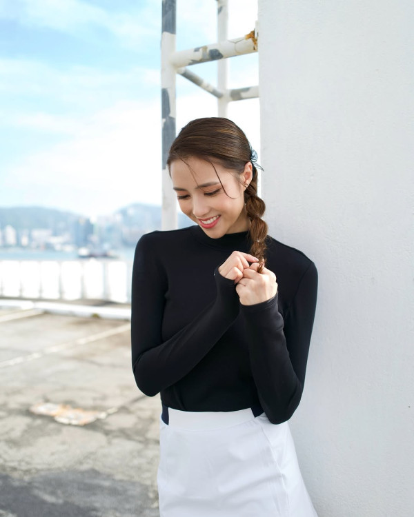 劉穎鏇現身澳門真實身形似巨人！腰線到粉絲心口晒44吋半長腿！ 