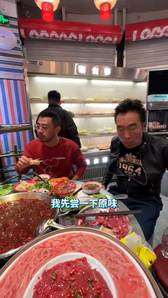 60歲古惑仔轉行做抖音食播 曾自爆被戴綠帽人財兩失 唔敢食豬眼