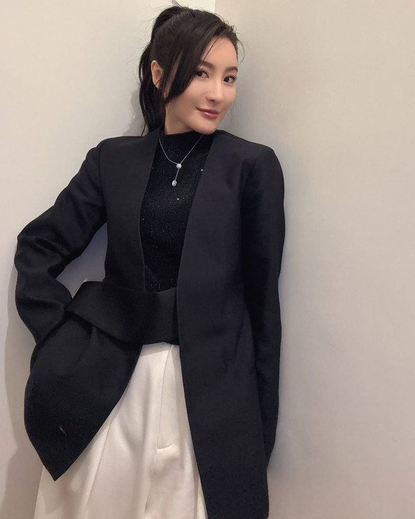 37歲TVB視后突然成內地流量密碼！點擊超過9.4億！搏到盡玩透視誘惑！ 