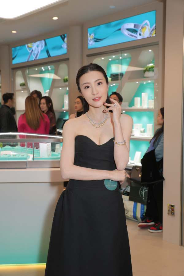 37歲TVB視后突然成內地流量密碼！點擊超過9.4億！搏到盡玩透視誘惑！ 