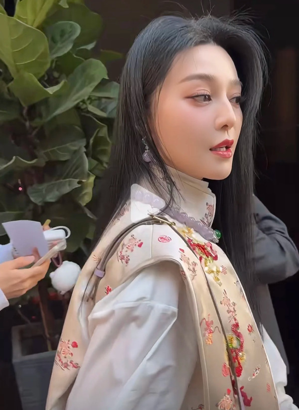 前TVB男星被內地客「投訴」 置身騙案現場不出手相助兼做此1行為？ 