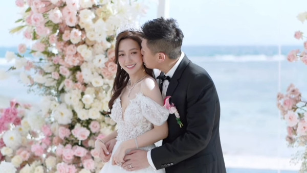 何依婷結婚一周年峇里結婚片段曝光！ 罕曬富二代老公正面相：期待我們一起變老 