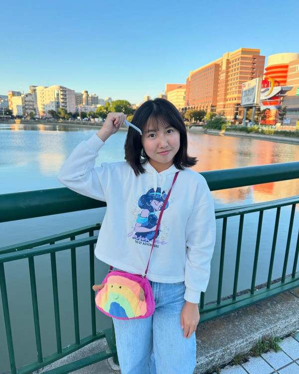 日本天氣女郎超性感反差照瘋傳 更身兼女團成員惹關注