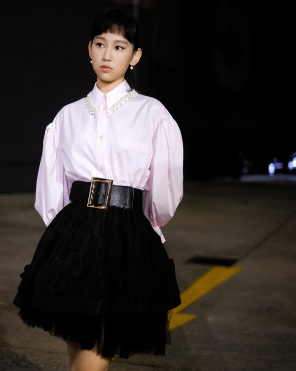 Gigi炎明熹韓國曬海量旅行靚相!多角度素顏自拍獲讚「零死角美女」